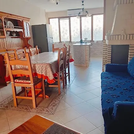 Flowers House A Quartu S Elena * 夸尔图-圣埃莱娜