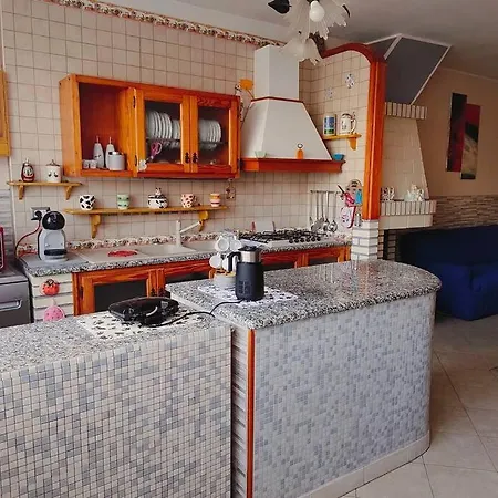 Apartment Flowers House A Quartu S Elena *